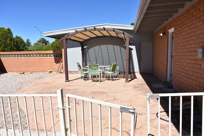 Building Photo - Great home in Mature Neighborhood
