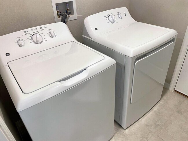 Building Photo - 3816 Hanover Dr