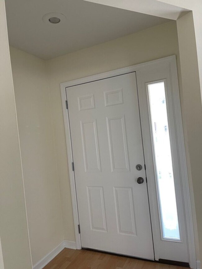 Building Photo - Spacious 3BR Home with Fenced Yard, 2-Car Garage & Great South Columbia Location