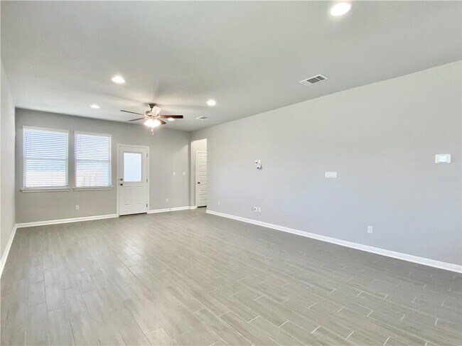 Building Photo - 1509 Longhorn Ranch Dr
