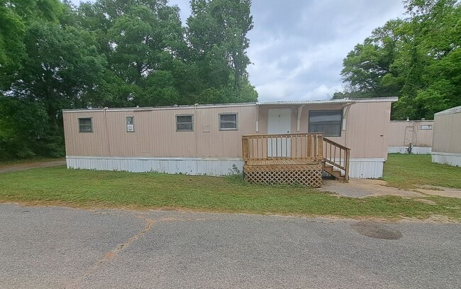 Primary Photo - 1BR/1BA updated mobile home close to I10 a...