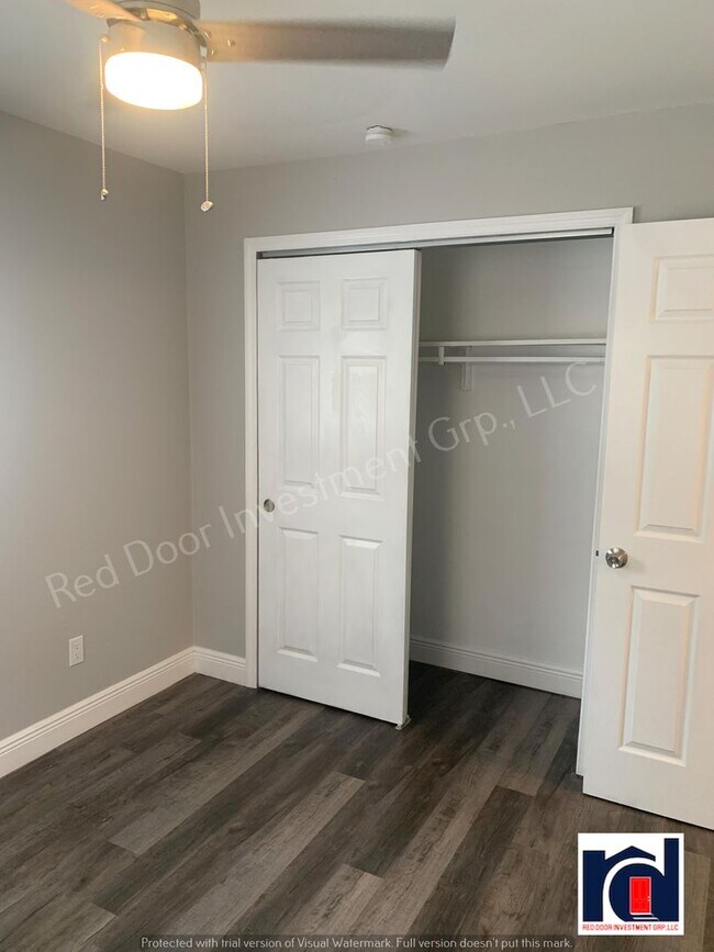 Building Photo - 2 Bedroom 1.5 Bath in the Heart of Downtown Deland~Available Now~