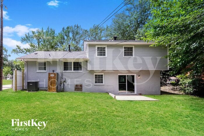 Building Photo - 2315 Briargrove Dr