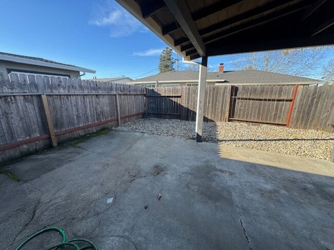 Building Photo - 1211 Mayette Ave