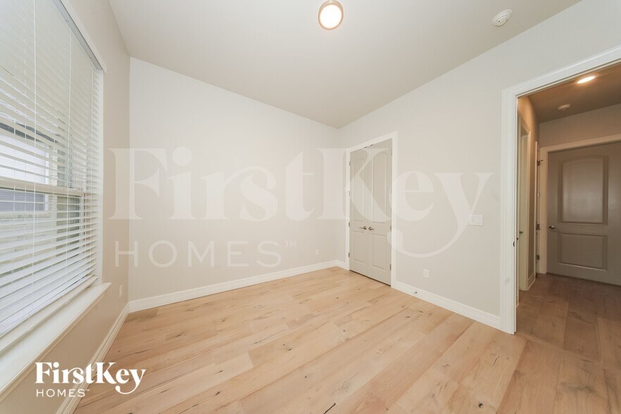 Building Photo - 2001 Marsala Dr