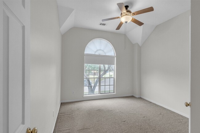 Building Photo - 17611 Magnolia Cir