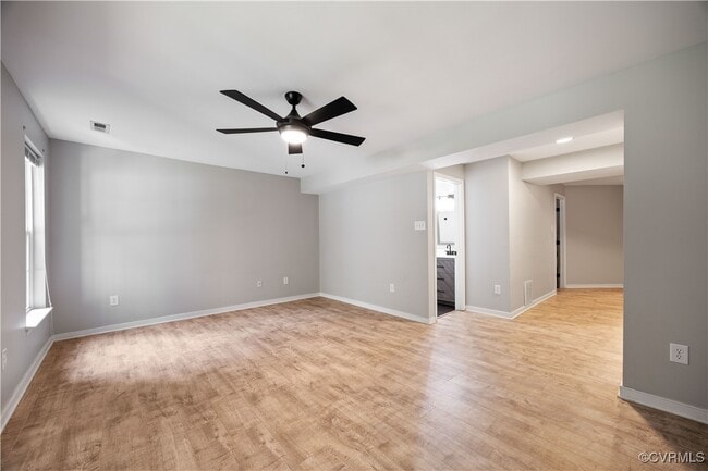 Building Photo - 2805 Queensland Dr