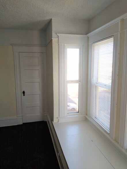 Building Photo - 715 W Colorado Ave