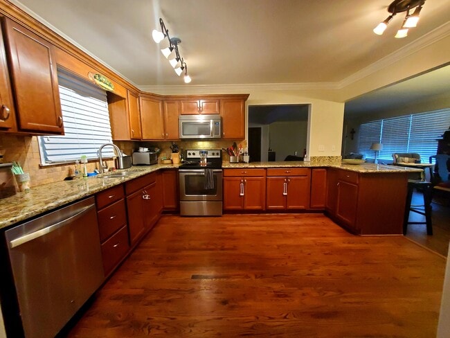 Building Photo - 412 Maiden Ln