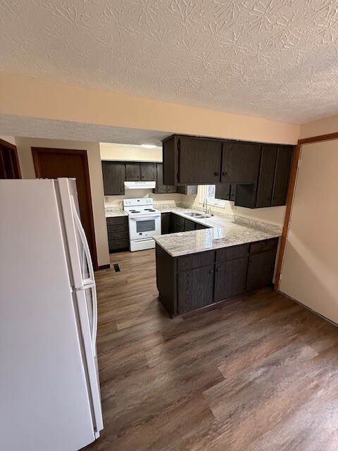 Building Photo - 3402 Beachworth Dr