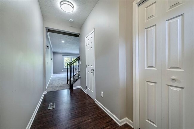 Building Photo - 512 Isabella Ct