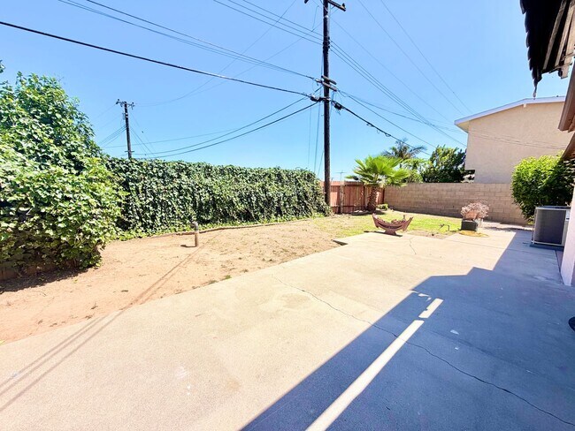 Building Photo - 4 bedroom La Mirada Home