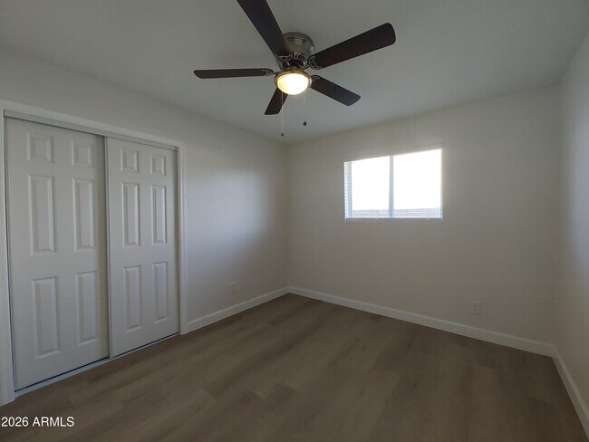 Building Photo - 2316 E Karen Dr