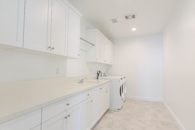 Building Photo - 20268 Albion Wy