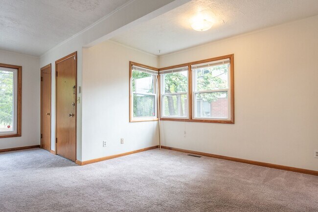 Building Photo - 7222-7224-7224 NE Tillamook St