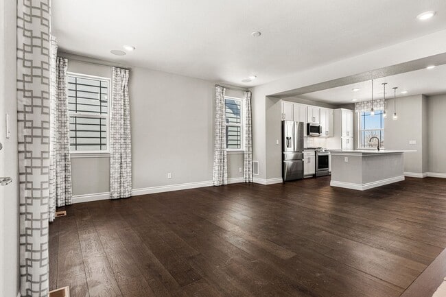 Building Photo - Beautiful Home in Commerce City!