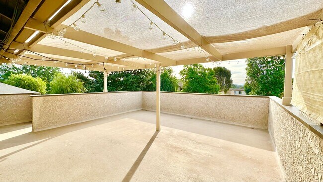 Building Photo - Beautifully Remodeled Upstairs Condo Unit with Private Balcony Patio in Downtown Fallbrook!