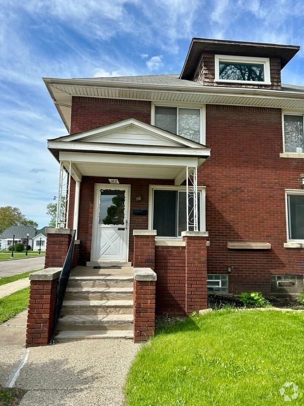 Building Photo - 162 Labadie St