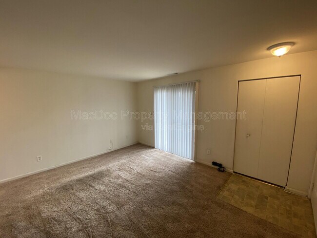 Building Photo - 76 Red Maple Ct