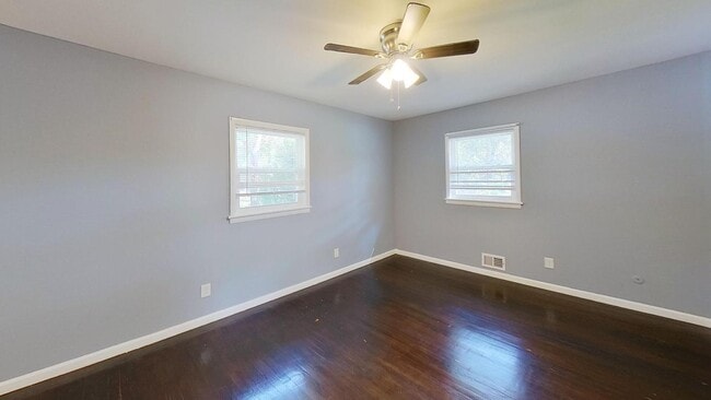 Building Photo - 3525 Creighton Rd SW