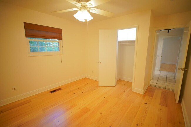 Building Photo - 2328 Armistead Rd