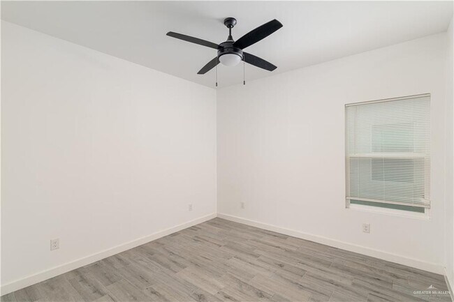 Building Photo - 2509 Mockingbird Rd