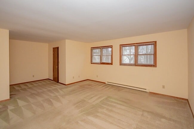 Bedroom 1 unfurnished room - 7 Clubhouse Dr
