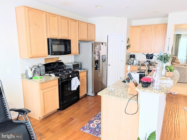 Building Photo - 9543 Center St