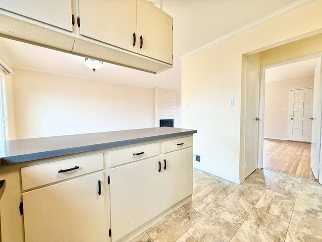 Building Photo - Renovated Single-Family Home in Pacifica!