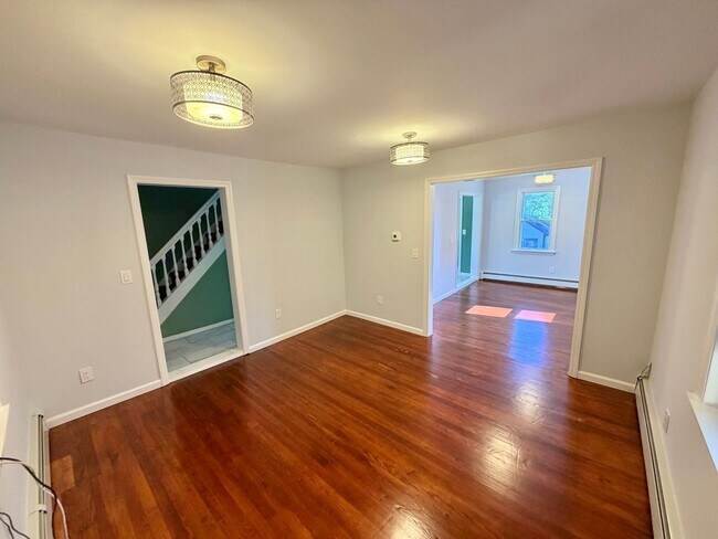 Building Photo - FOR RENT: Charming Remodeled Arts & Crafts Home in Monticello