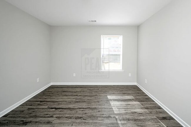 Building Photo - $1665! Beautiful 3Bed 2Bath in newly built Woodland Circle!