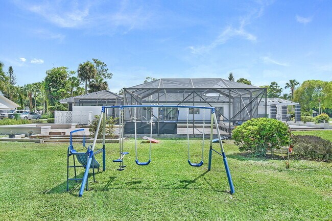 Building Photo - 12231 Areaca Dr