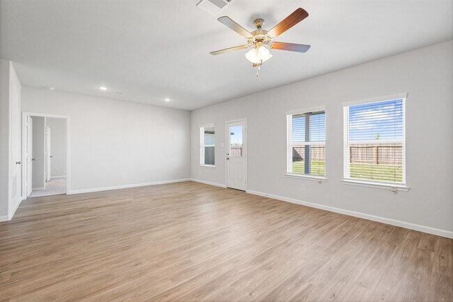 Building Photo - 16743 Needlepoint Dr