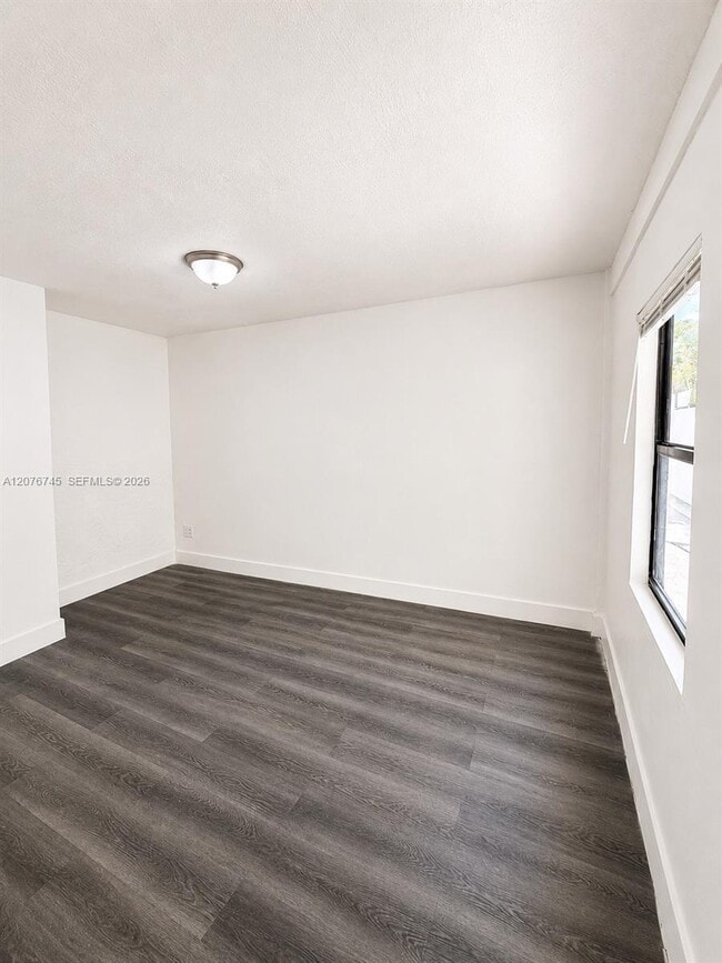 Building Photo - 3011 SW 117th Ave