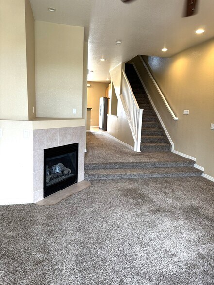 Building Photo - 9558 Pearl Cir