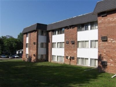 Building Photo - Garden Court Apartments