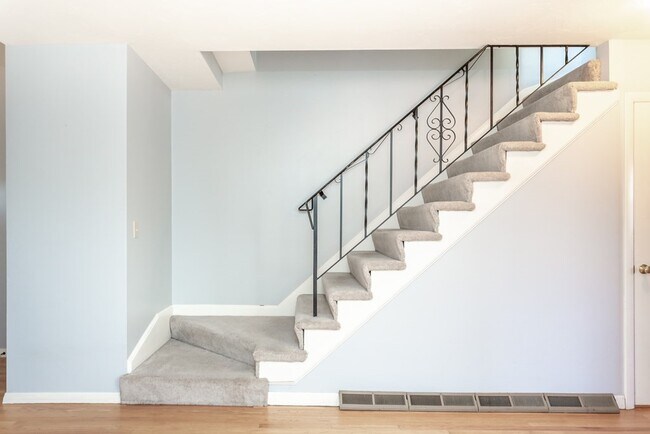 Building Photo - 9 Quincy Way