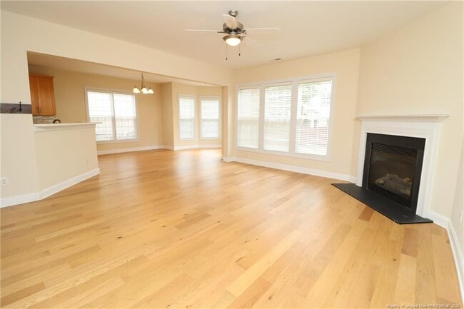 Building Photo - 406 Golden Harvest Loop