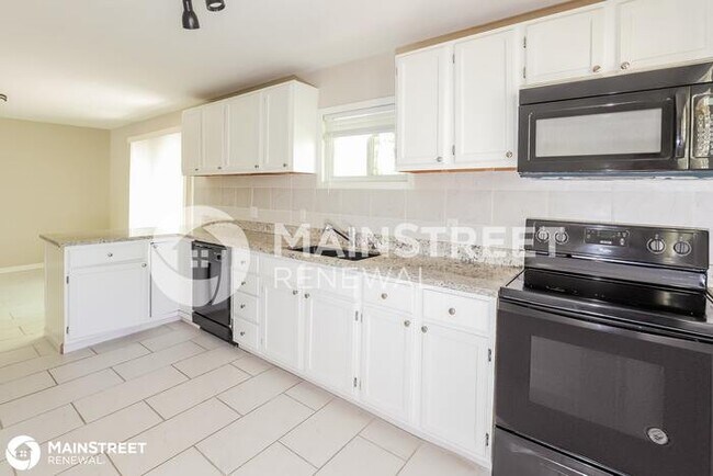 Building Photo - 1404 SW PEGGY CIRCLE, LEES SUMMIT, MO 64081