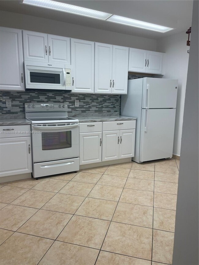 Building Photo - 7351 SW 105th Pl