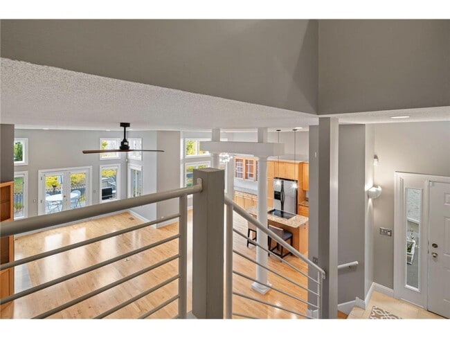 Building Photo - 517 River St