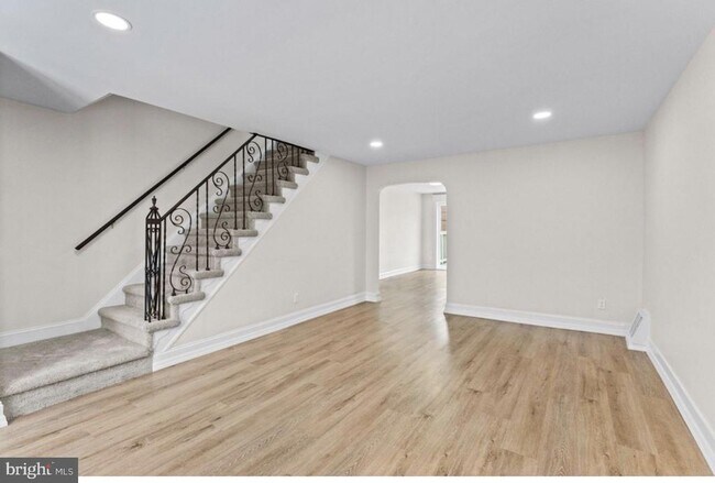 Building Photo - 622 Magnolia Ave