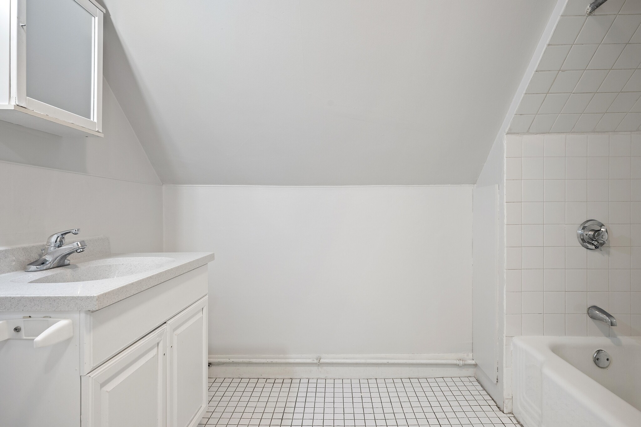 Building Photo - 135 Cedar St