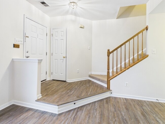 Building Photo - 5313 Golf Villa Ln