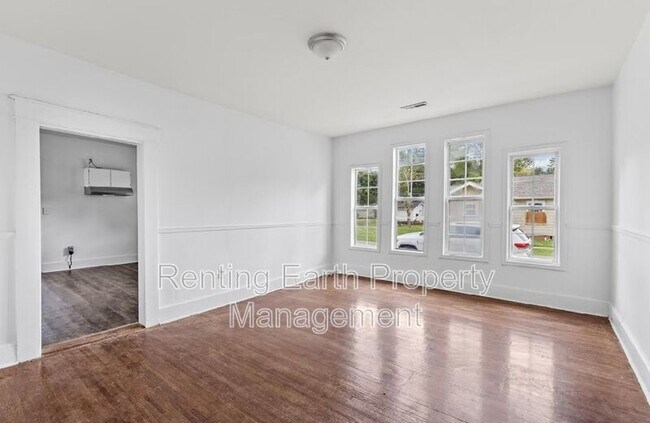 Building Photo - 4745 Court S