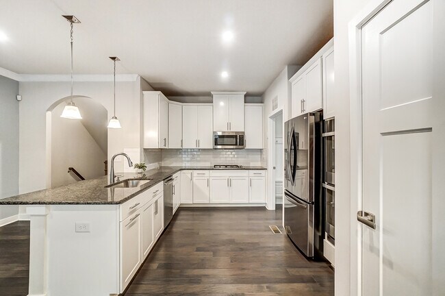 Building Photo - 5805 Barrowlands Ct