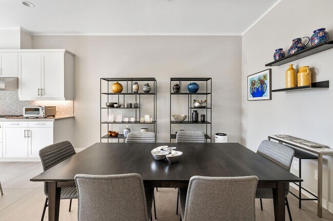 Building Photo - 6381 Via Stasera