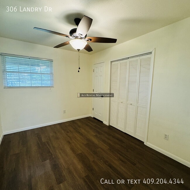 Building Photo - 306 Landry Dr