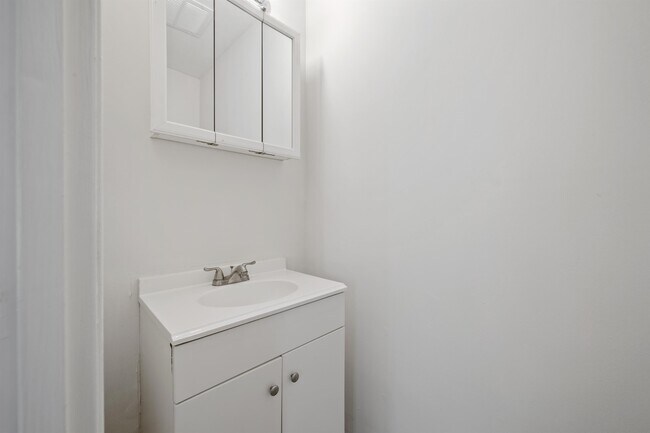 Building Photo - 706 Timber Creek Rd