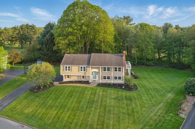 Building Photo - 121 Indian Meadow Dr